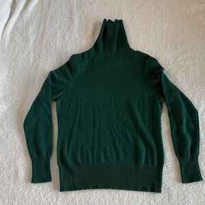 Neiman Marcus Green Turtleneck Sweater